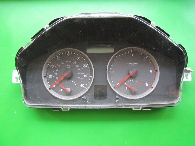 ALTELE: Ceasuri Volvo C30 8697035 30786347 diesel UK