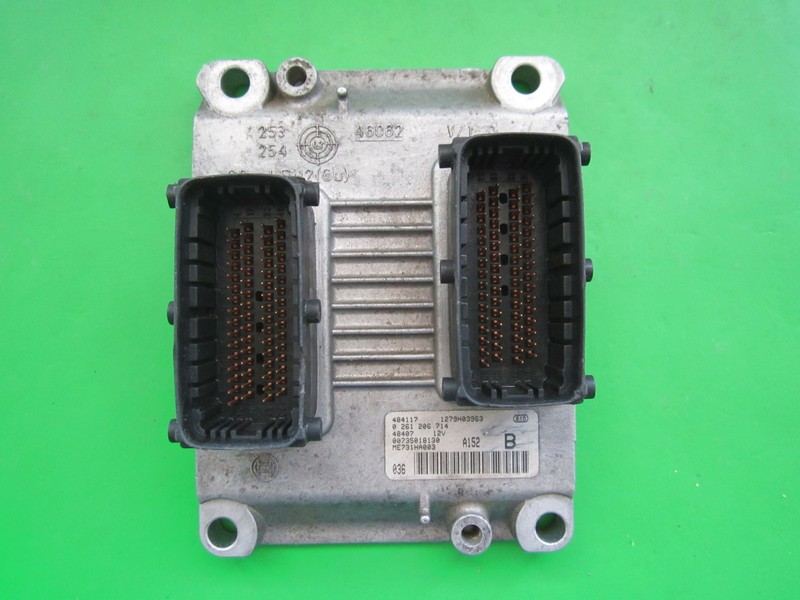 ECU Alfa Romeo 147 1.6 73501813 0261206714 ME7.3.1 }