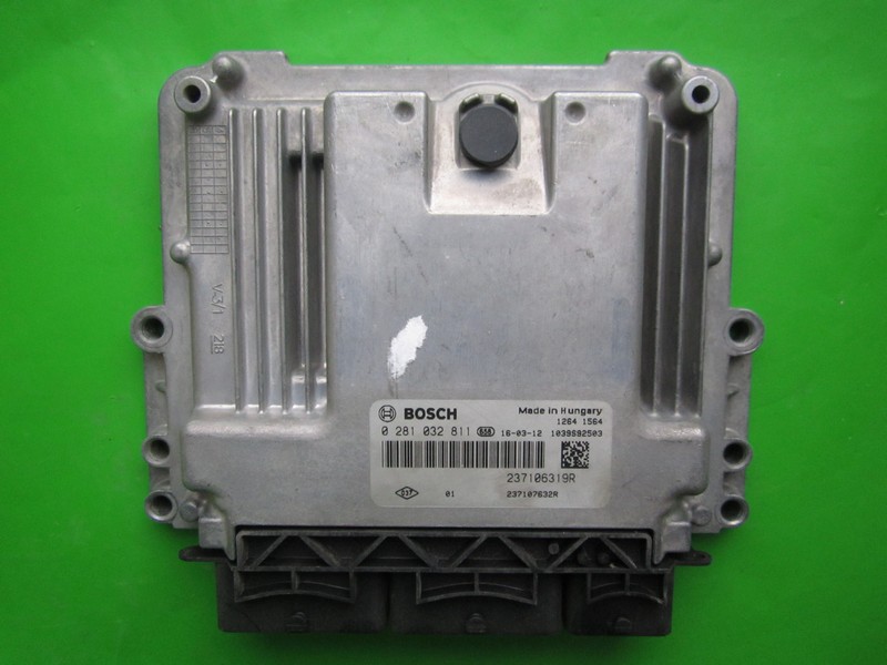 ECU Dacia Dokker 1.5DCI 237107632R 0281032811 EDC17C84 }