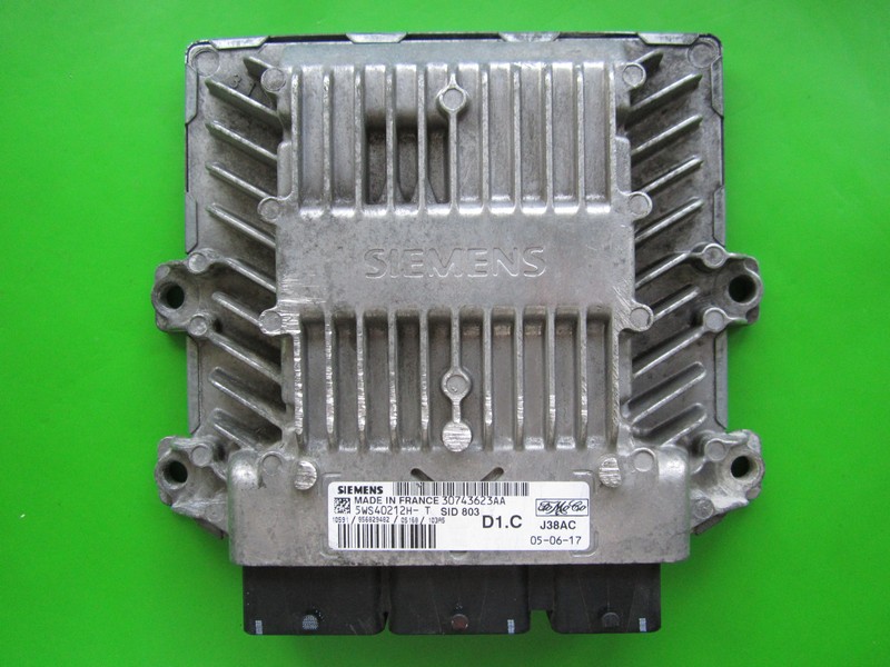 ECU Volvo V40 2.0DCI 30743623AA 5WS40212H-T SID803 +