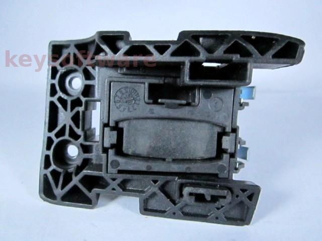 ALTELE: Cititor Bmw 320D 6954720-04