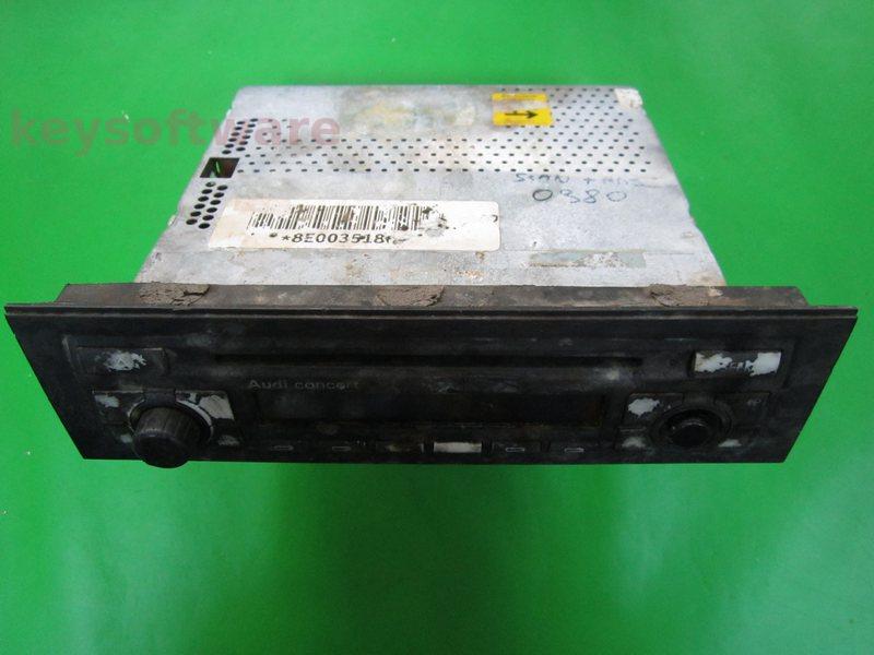 Defecte Audi A4 Radio CD 8E0035186